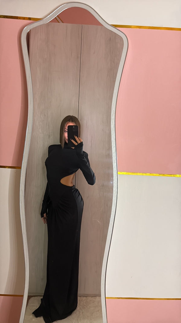 VESTITO LUNGO CON SCOLLATURA SULLA SCHIENA